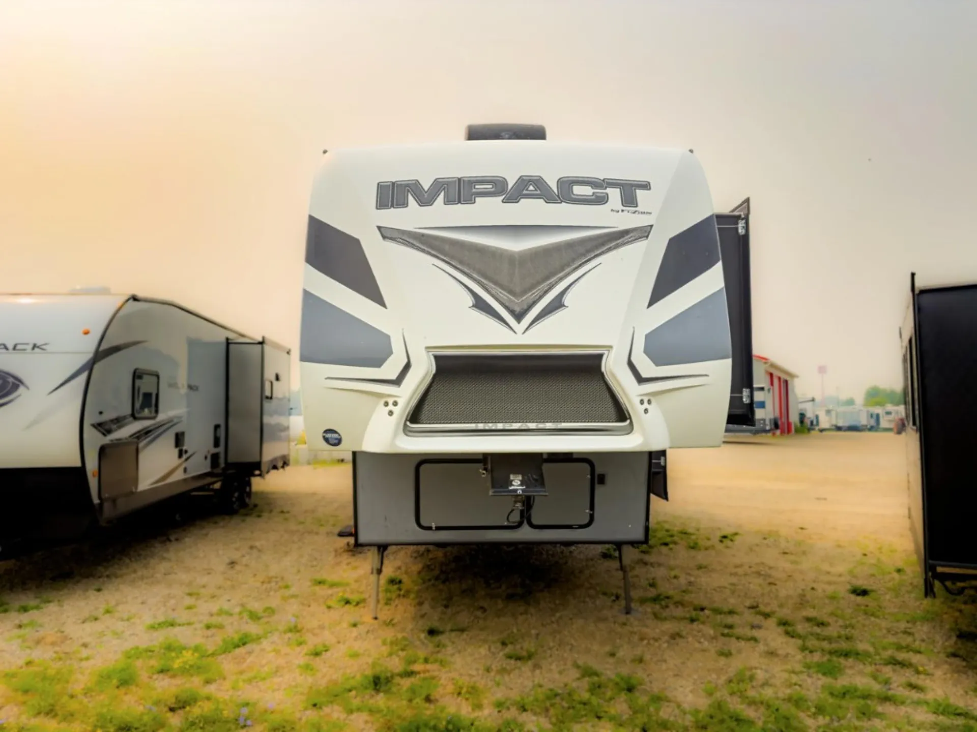2017 Keystone Impact 311 - Photo 4