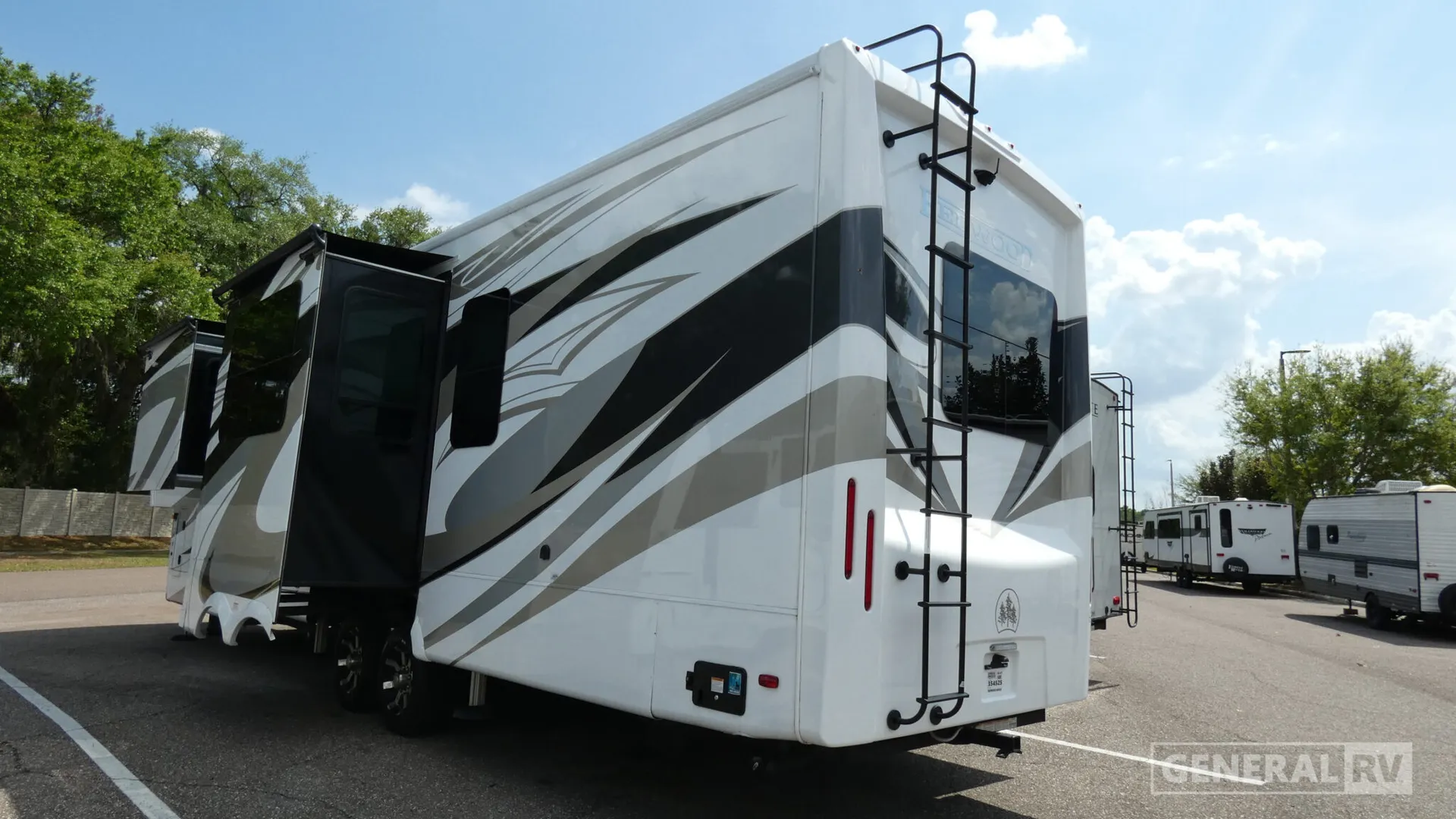 2024 Crossroads RV Redwood 4001LK - Photo 4