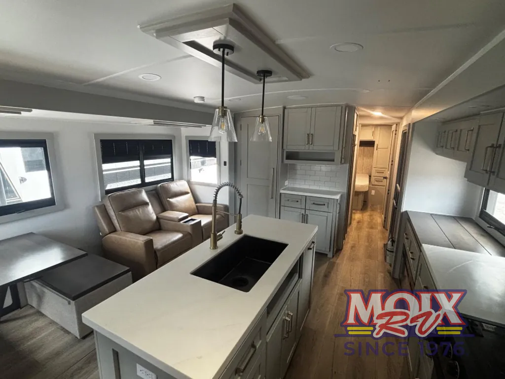 2025 Brinkley Model Z Air 285, Photos photo 11