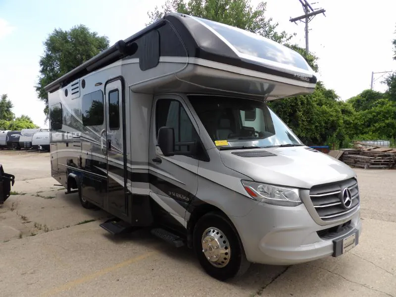 2020 Dynamax Corp Isata 3 24RW dealer photo 1 from Kunes RV