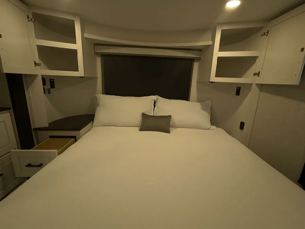 2025 Jayco Seismic Luxury Series 3815, Photos photo 29