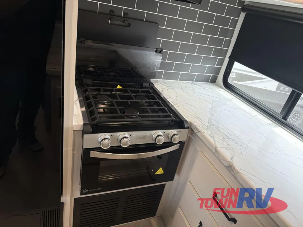 2027 Forest River Solaire 3060RKTS, Photos photo 12