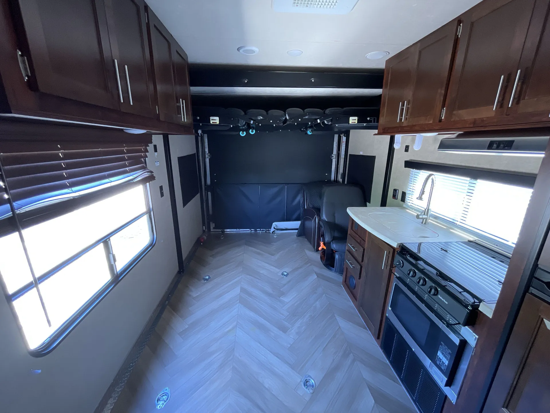 2018 Forest River Vengeance 25V — living area main