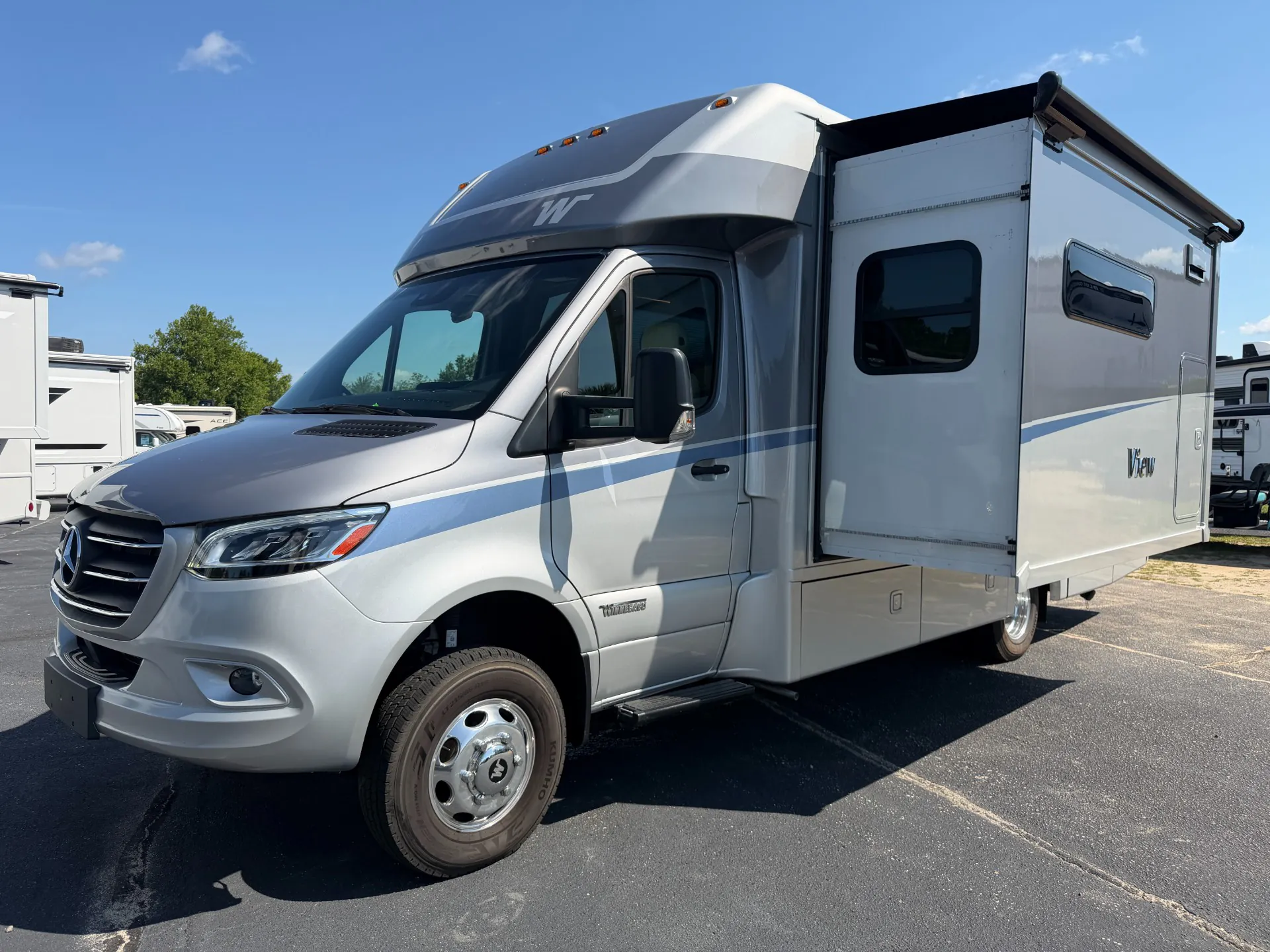 2025 Winnebago View 24T - Photo 4