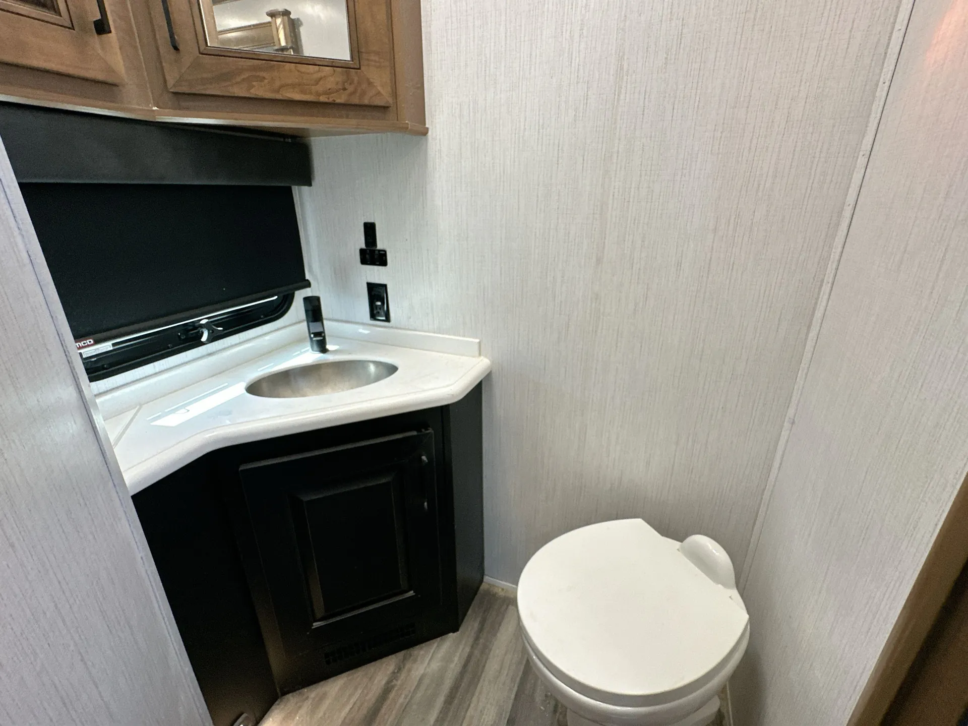 2022 Heartland Landmark LM Newport — living area main