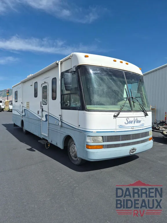 2014 Winnebago Sightseer 33C - Photo 2