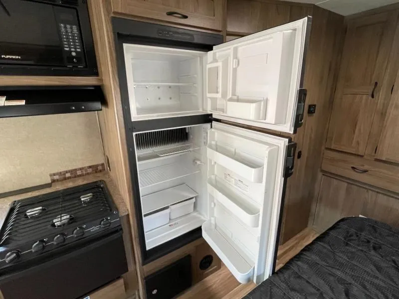 2016 Coachmen RV Prism 2200LE - Photo 2