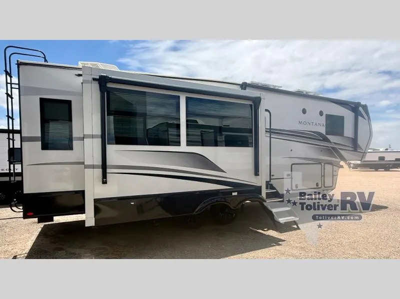 2025 Keystone Montana 3123RL - Photo 2