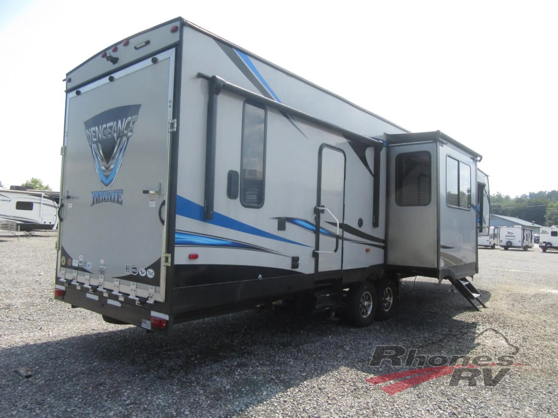 2019 Forest River Vengeance 348A13 - Photo 4