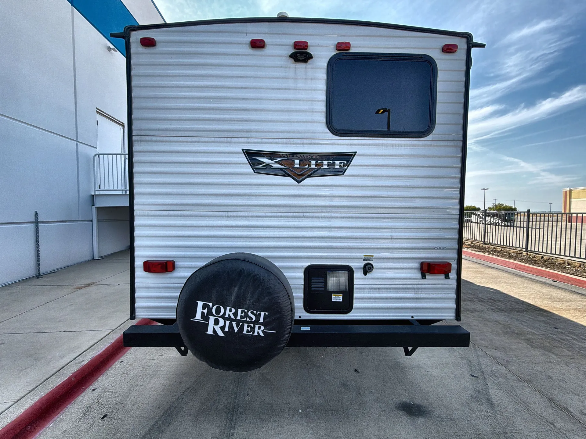2023 Forest River Wildwood X-Lite 261BHXL — backside