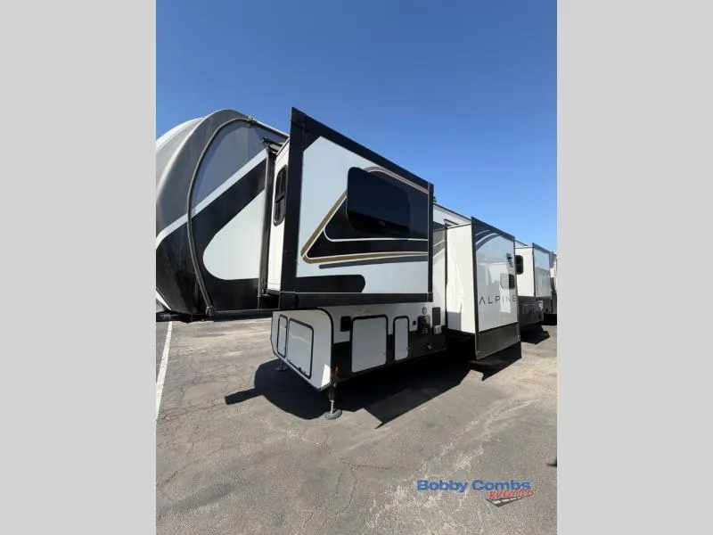 2024 Keystone Alpine 3700FL - Photo 4