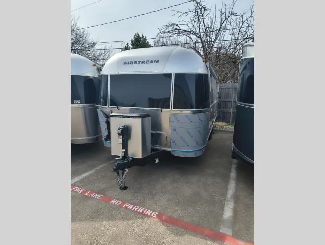 2026 Airstream Flying Cloud 25FB Twin - Photo 2