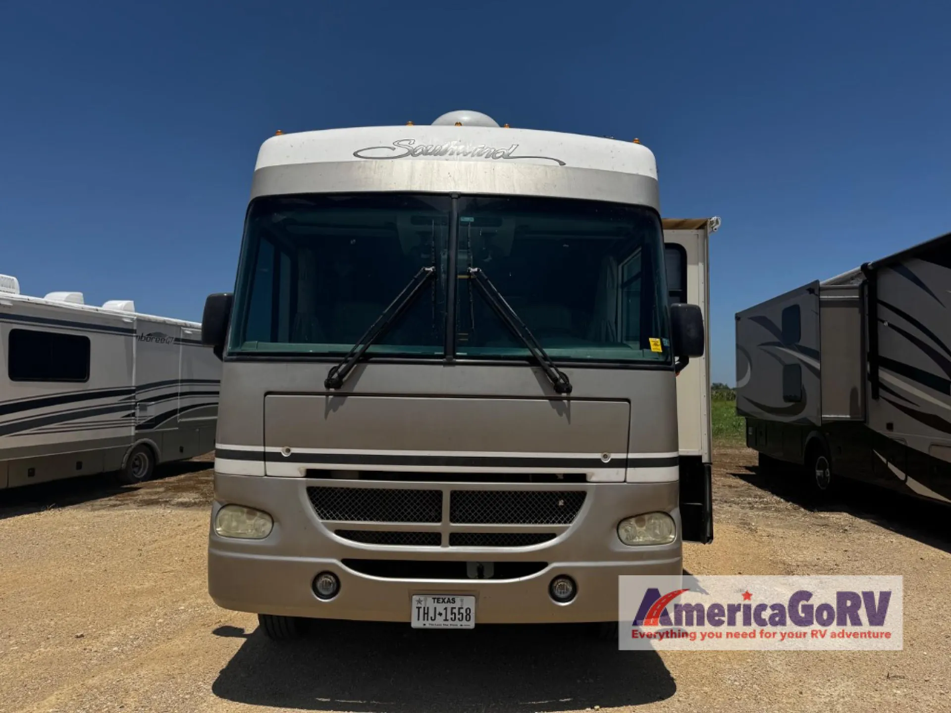 2004 Fleetwood Southwind 32VS - Photo 2