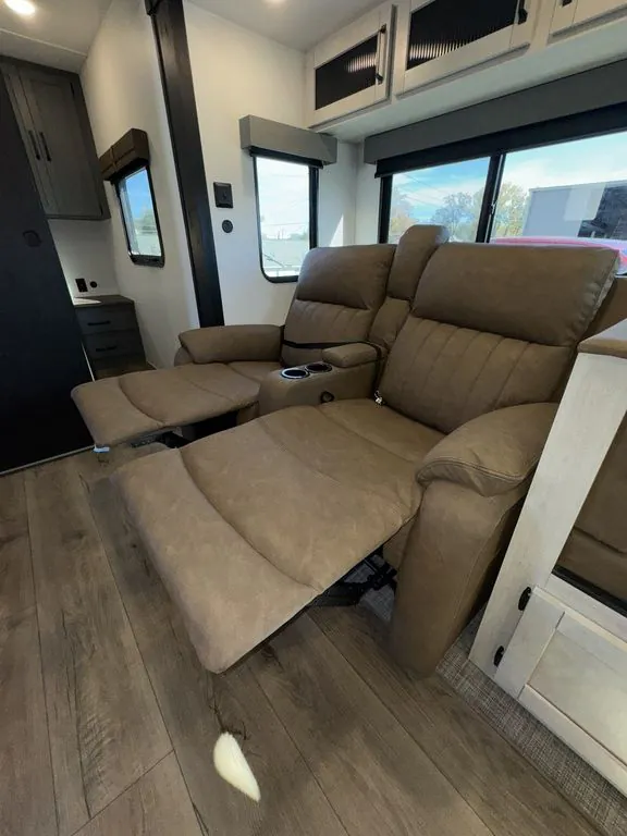 2027 Palomino Puma 337BH, Photos photo 29