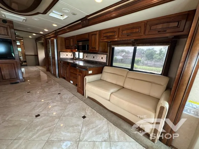 2011 Monaco Camelot 43DFT - Photo 2