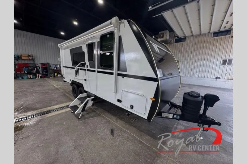 2026 Winnebago Micro Minnie 2108DS - Photo 2
