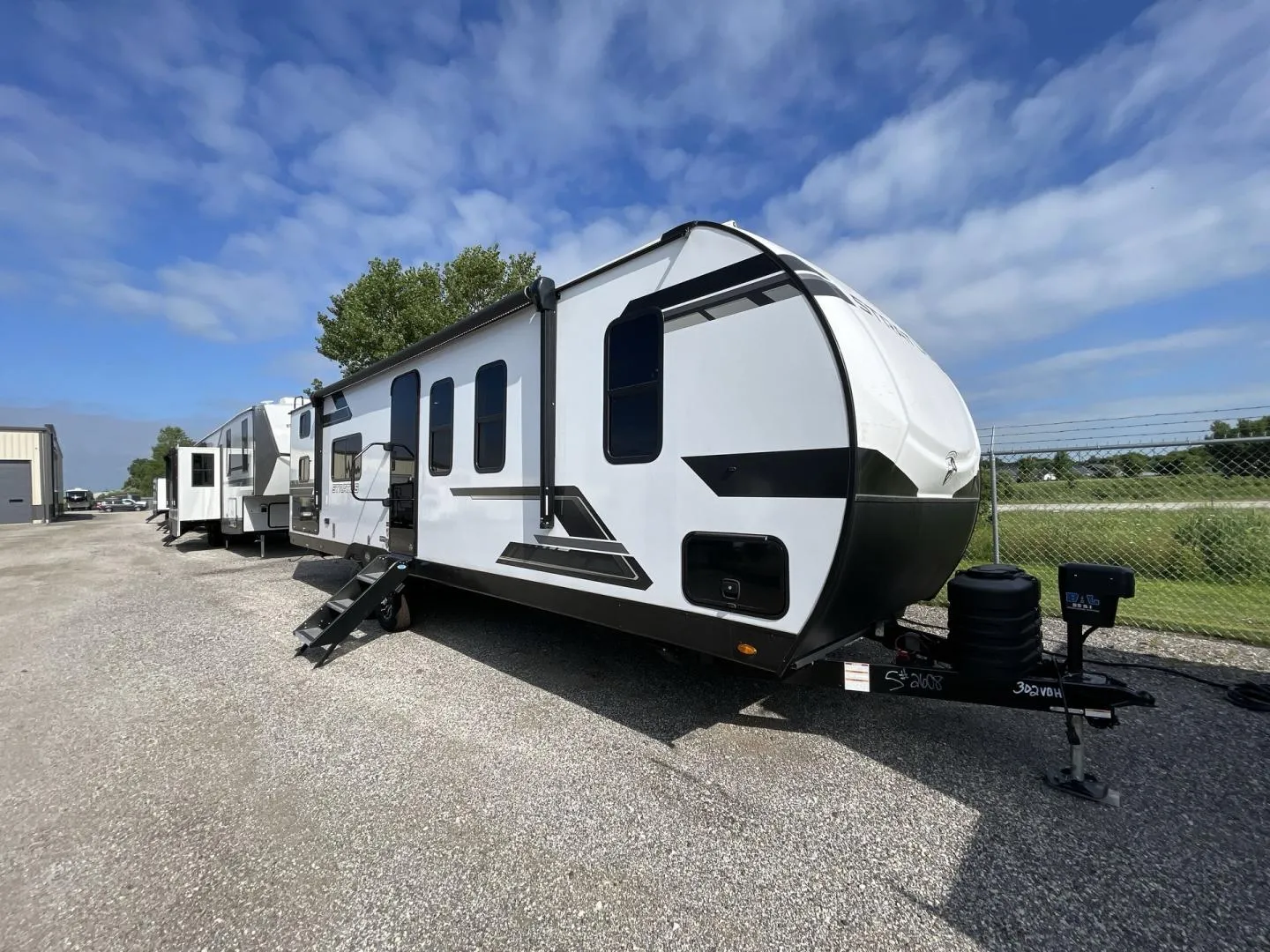 2025 Venture RV Stratus 302VBH - Photo 3