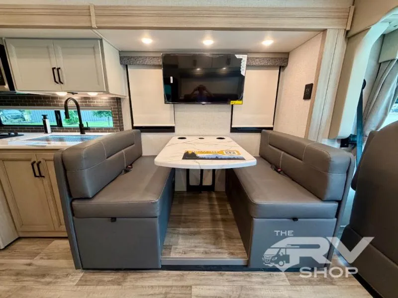 2027 Thor Motor Coach Outlaw 38K - Photo 3