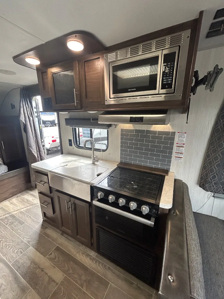 2019 Forest River Cherokee Grey Wolf 19SM, Photos photo 12