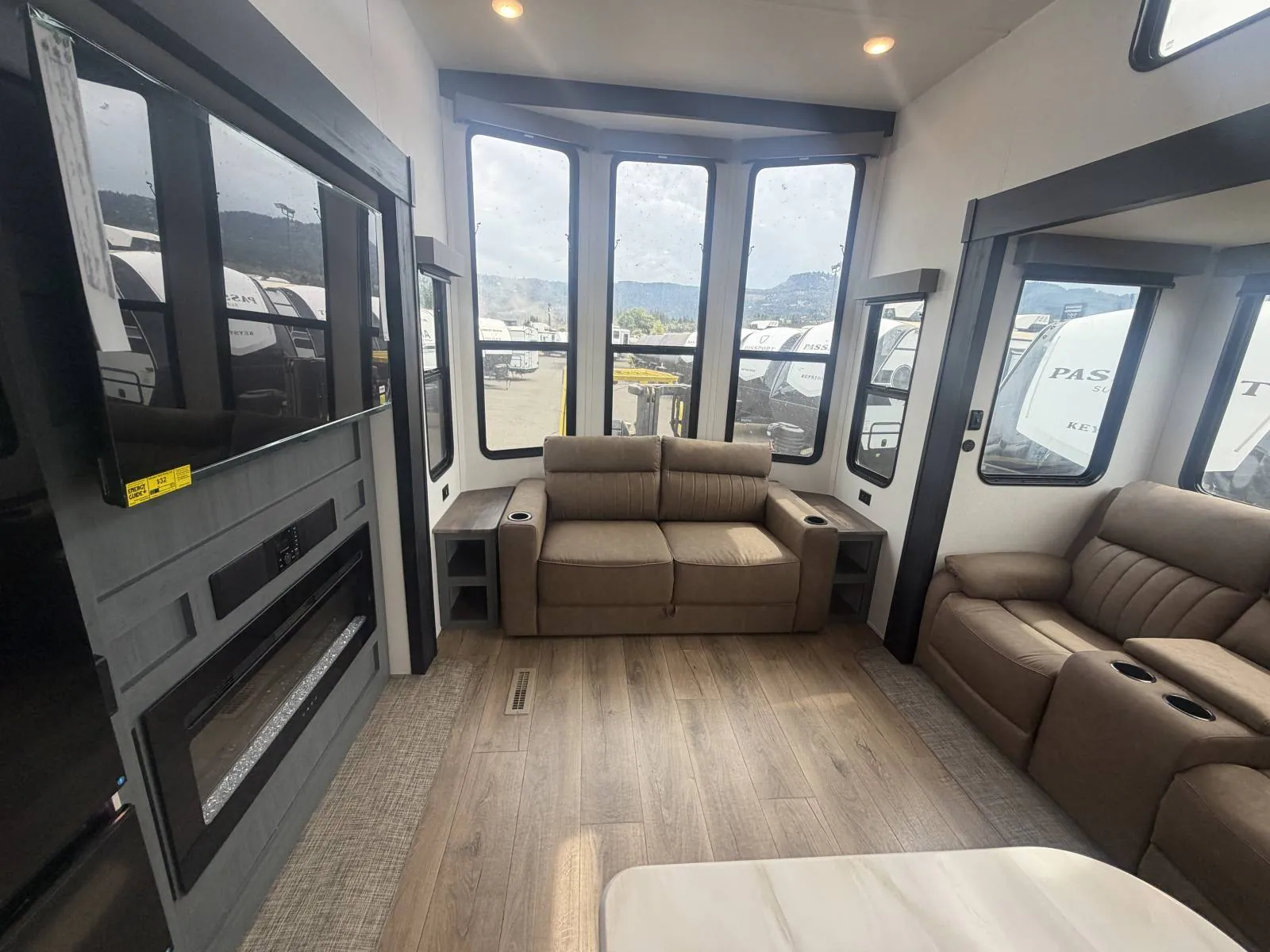 2027 Forest River Puma Vista 38VFL — Photo 6
