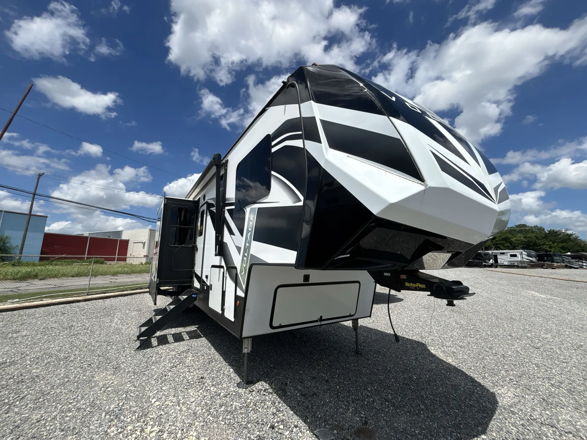2021 Dutchmen Voltage 3915 dealer photo 1 from Camping World