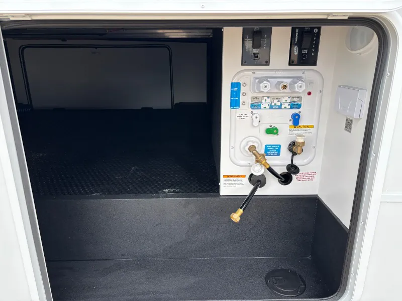 2026 Brinkley Model Z 3600, Photos photo 30