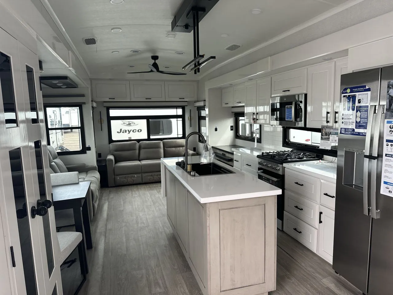 2027 Jayco Pinnacle 39FBRL - Photo 4