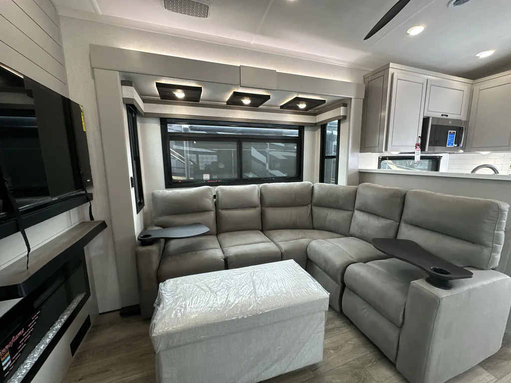 2026 Jayco North Point 395DSDB, Photos photo 5