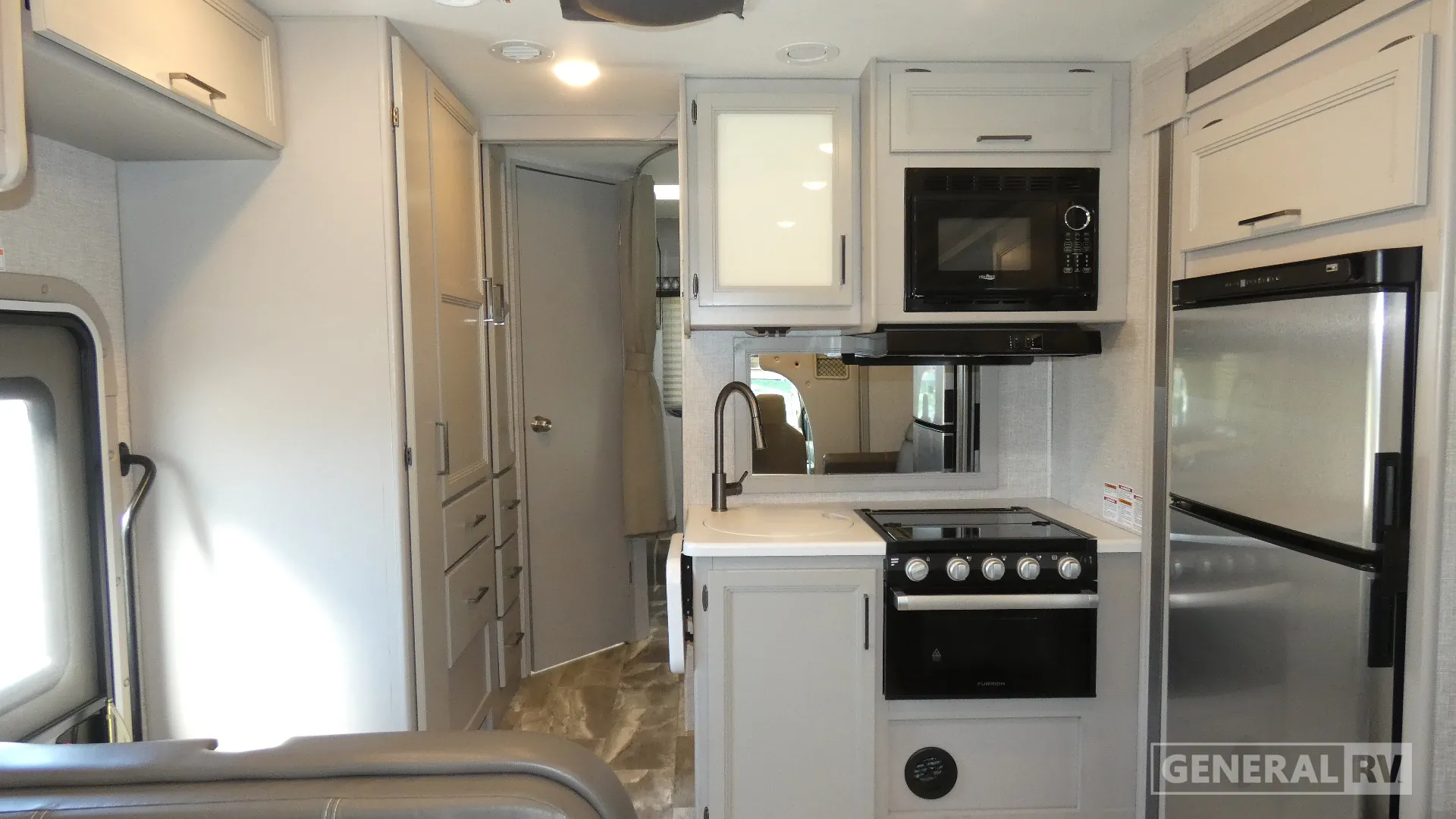2023 Thor Motor Coach Quantum LC LC26 - Photo 3