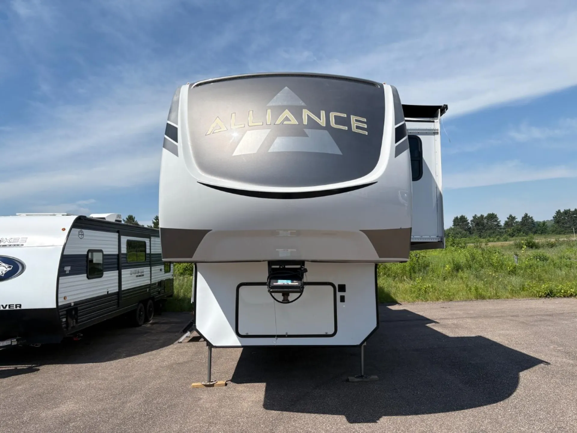 2021 Alliance RV Paradigm 365RD - Photo 4