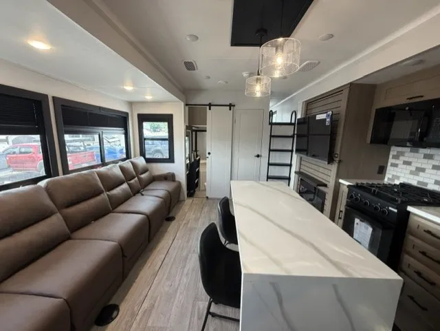 2027 Highland Ridge 3X 390TBS, Photos photo 20