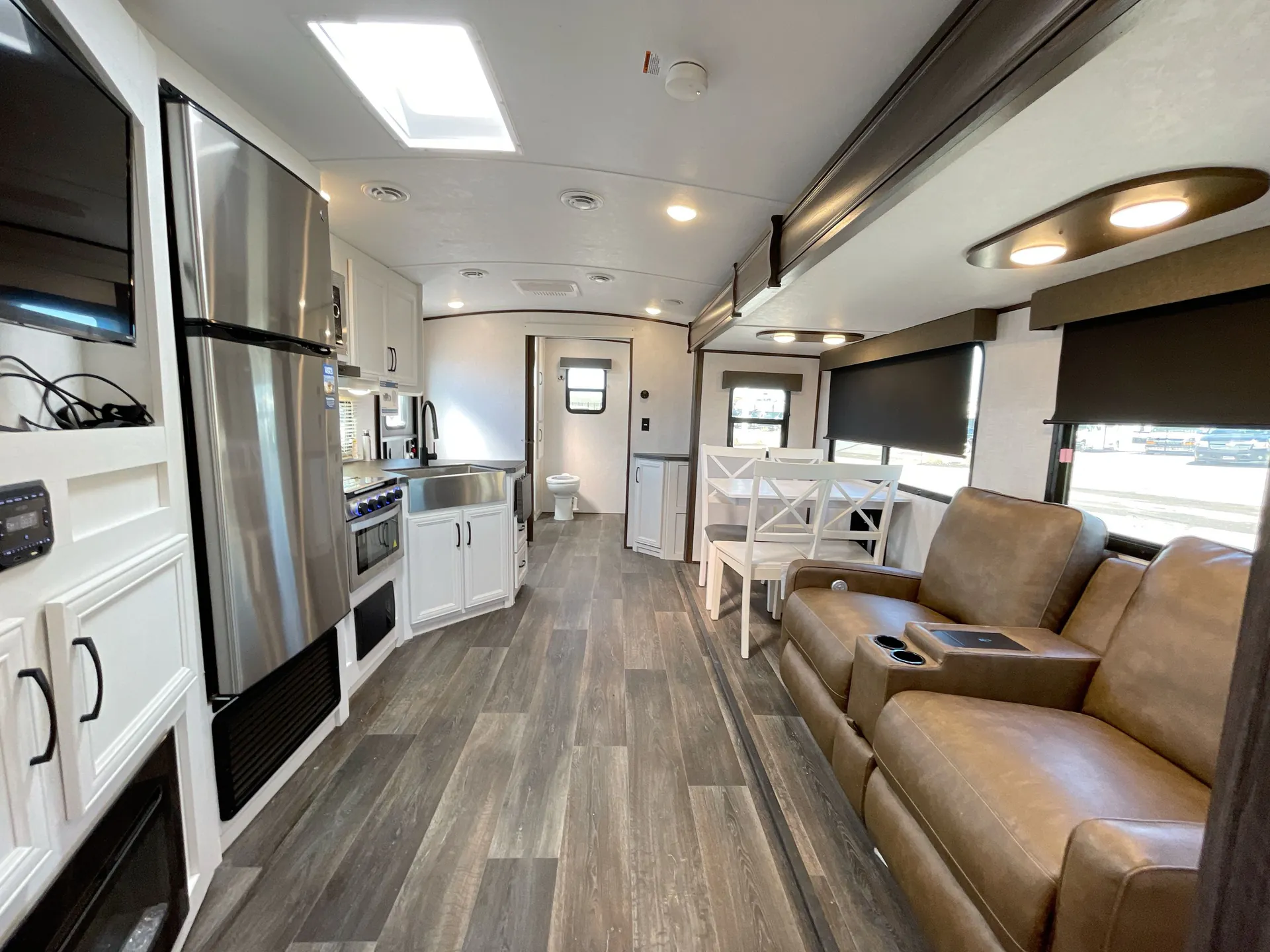2023 Dutchmen Atlas 2702RB — living area main
