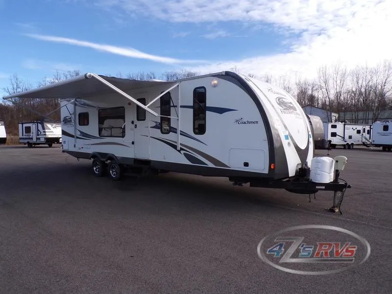 2013 Coachmen Freedom Express 304RKDS - Photo 2