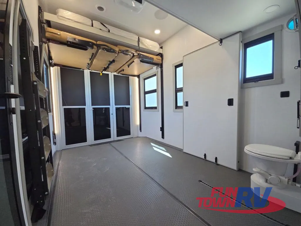 2026 Brinkley Model G 3950, Photos photo 40