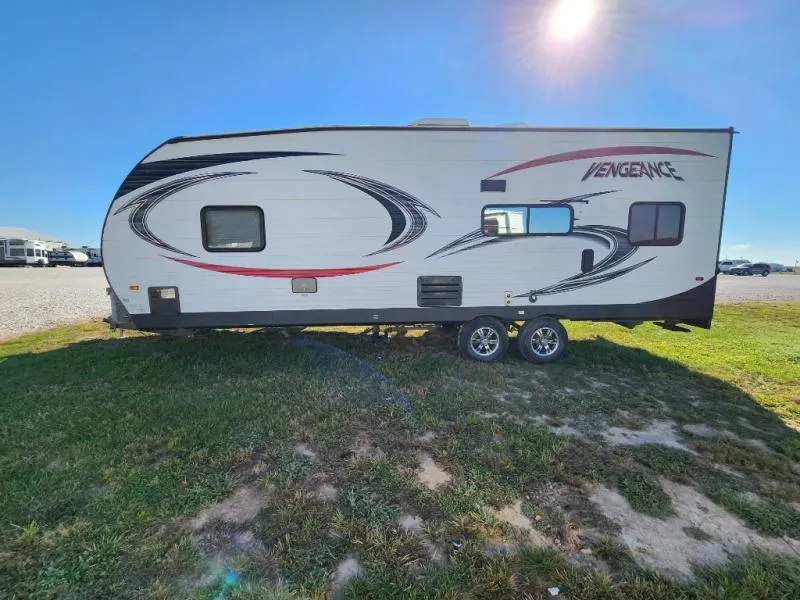 2014 Forest River RV Cherokee Vengeance Used    25V Super Sport - Photo 4
