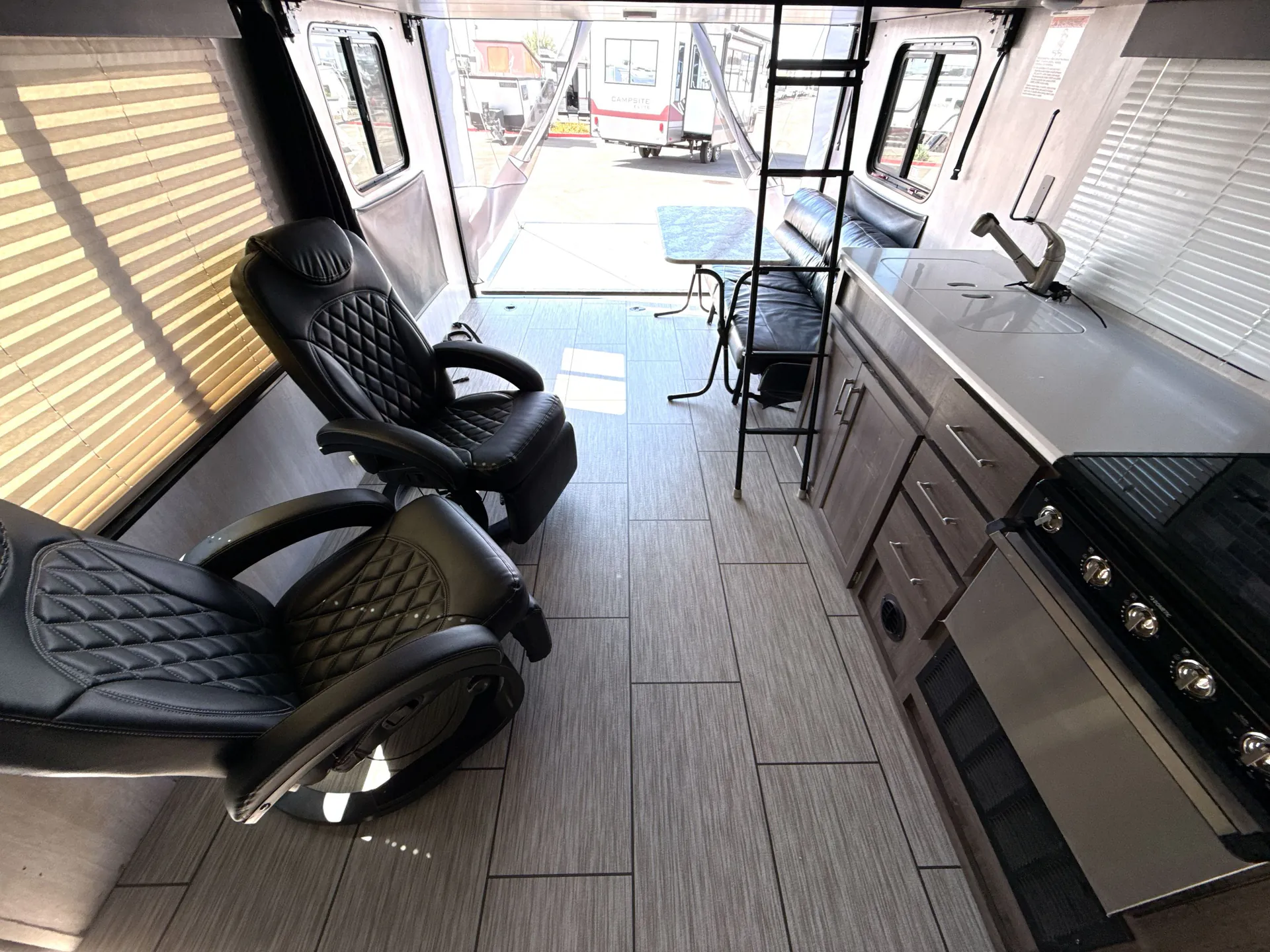 2022 Genesis Supreme Wanderer 24FSWL - Photo 4