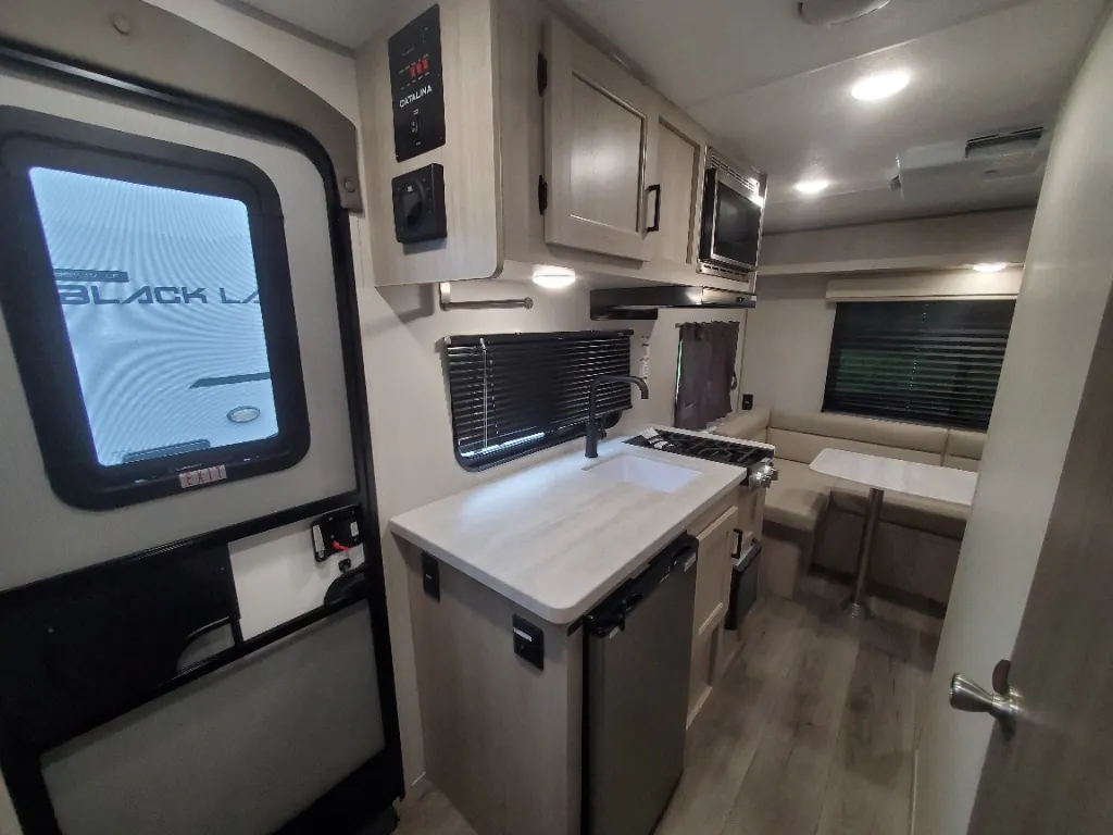 2025 Coachmen Catalina Summit Series 7 154RDX - Photo 4