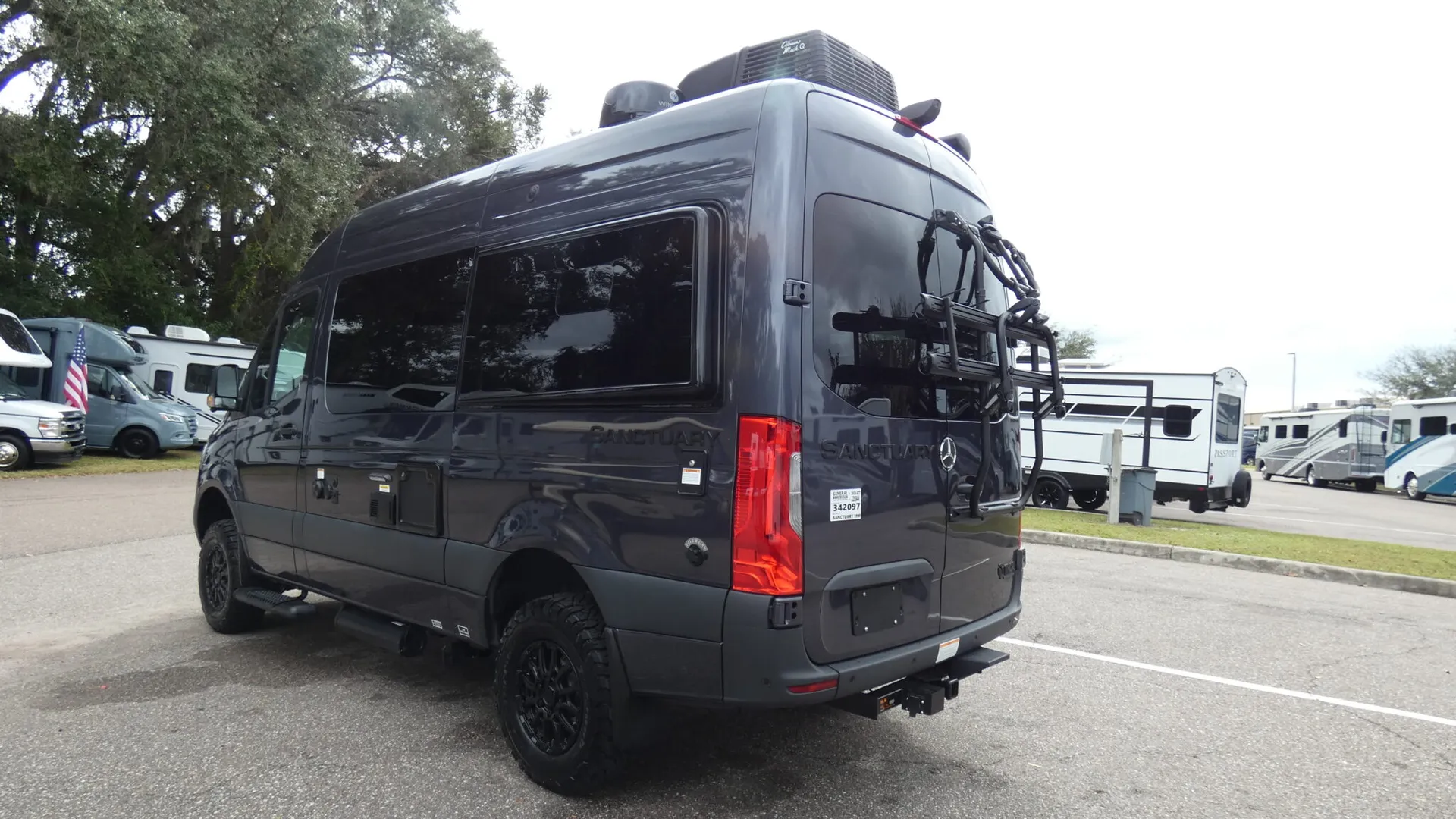 2026 Thor Motor Coach Sanctuary 19M - Photo 4