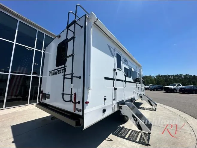 2026 Winnebago Thrive 22RBS - Photo 4