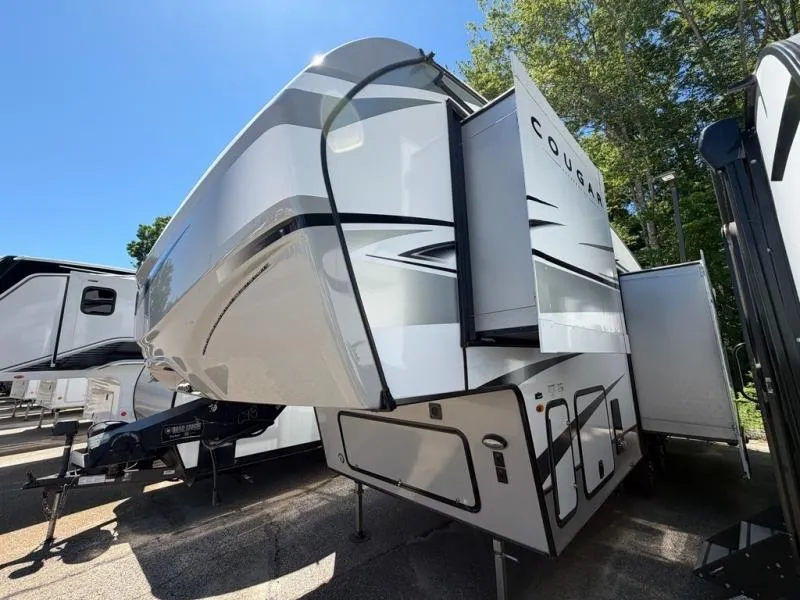 2024 Keystone RV Cougar Half-Ton 24RDS - Photo 4