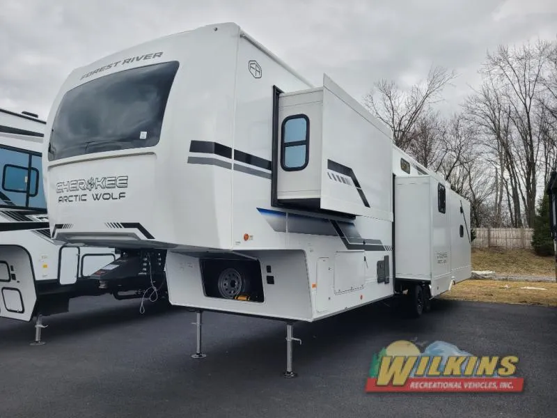 2026 Forest River Cherokee Arctic Wolf 3650SUITE - Photo 4