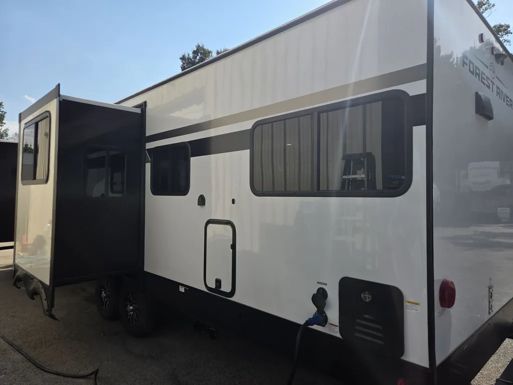 2027 Forest River Solaire 3060RKTS, Photos photo 5