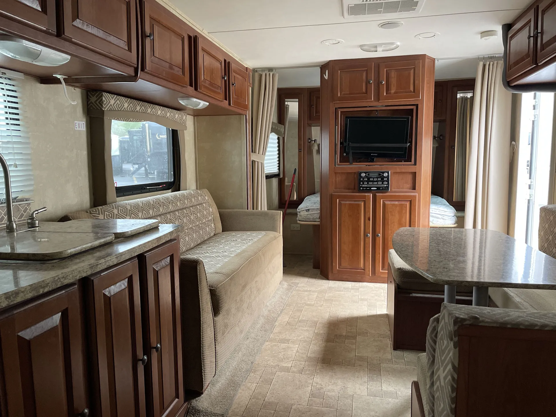 2012 Cruiser RV Fun Finder 244RBS — living area main