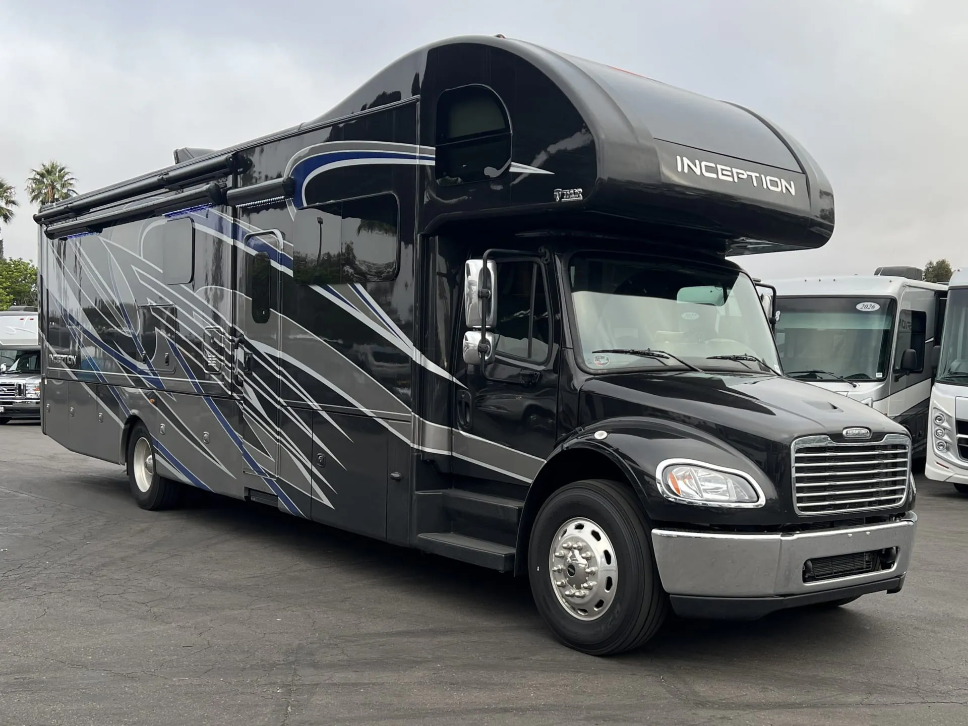 2023 Thor Motor Coach Inception 38FX - Photo 2