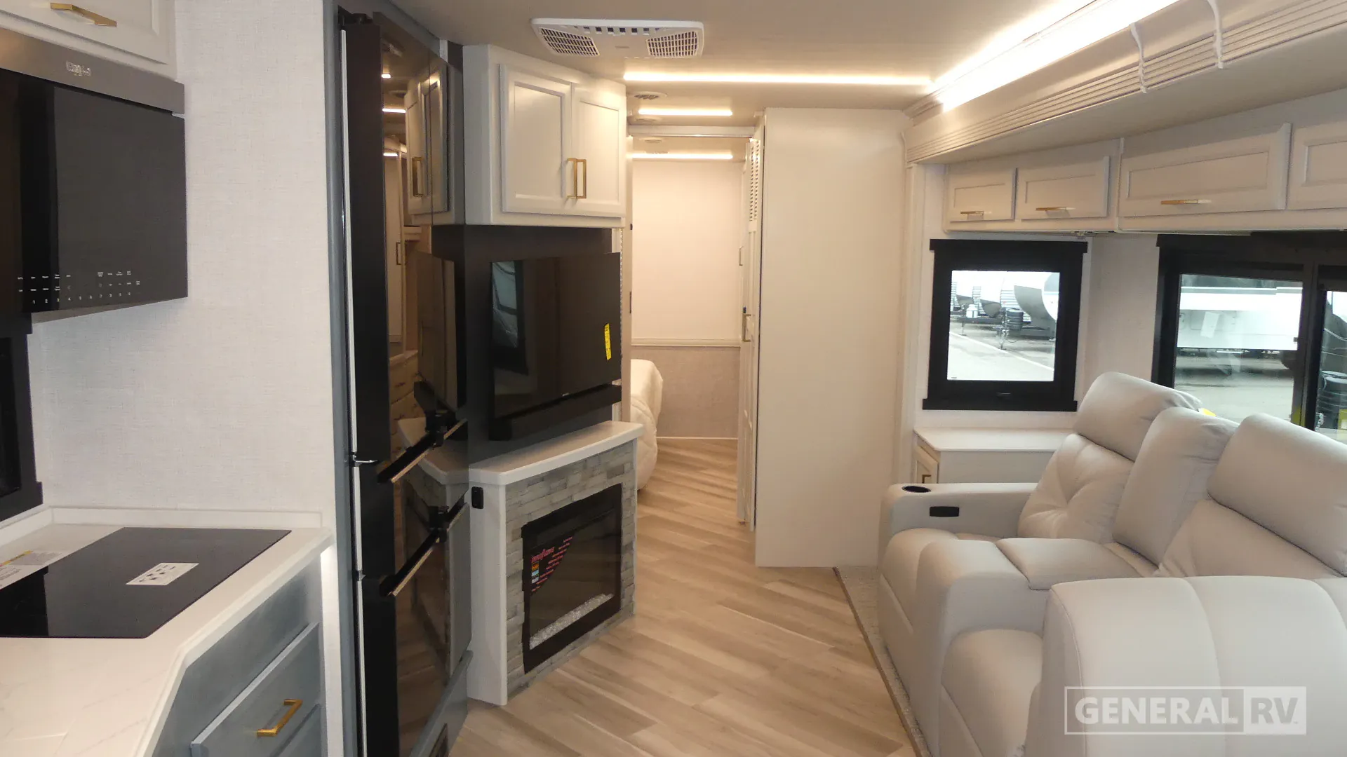 2027 Fleetwood Altitude FS600D 36CS - Photo 3
