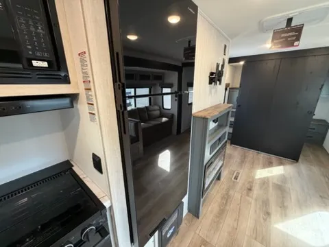 2026 Palomino Puma 337BH, Photos photo 13