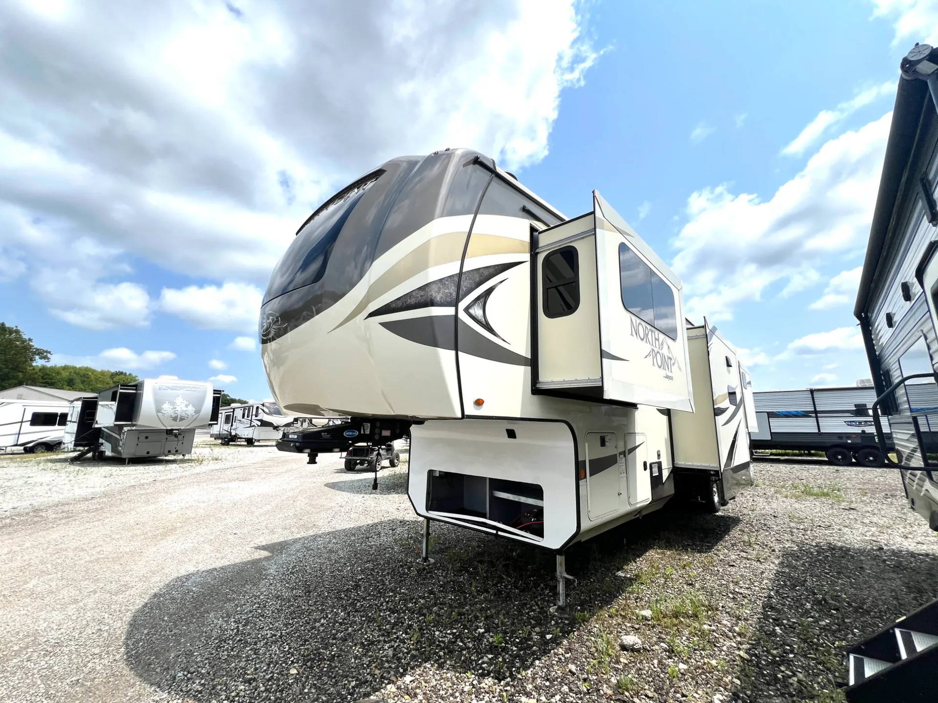 2019 Jayco North Point 385THWS - Photo 4
