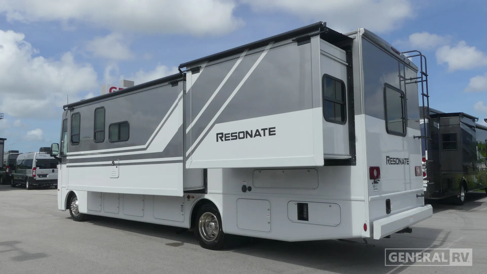 2026 Thor Motor Coach Resonate 30C - Photo 4