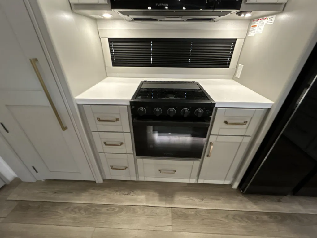2025 Brinkley Model Z AIR 295, Photos photo 9