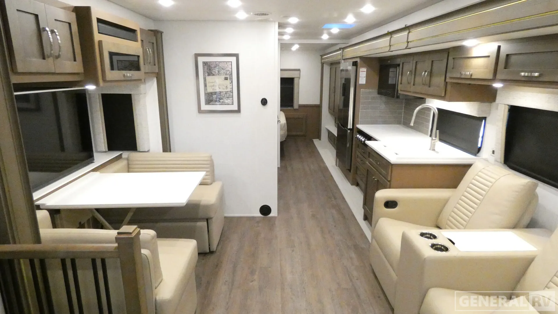 2026 Newmar Bay Star 3225 - Photo 3